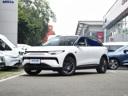 Leapmotor C11 REEV Smart 300