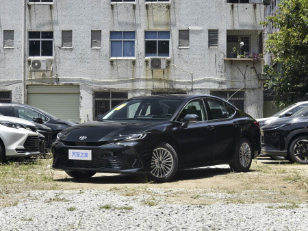 Toyota Camry 2027 2.0 GVP Luxury Edition