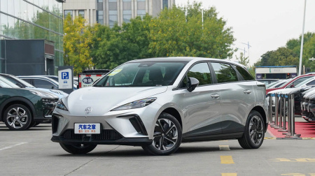 MG Mulan Luxury 425km