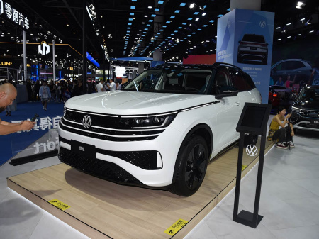 VW Tavendor 2025 380TSI AWD R-Line Touring Edition