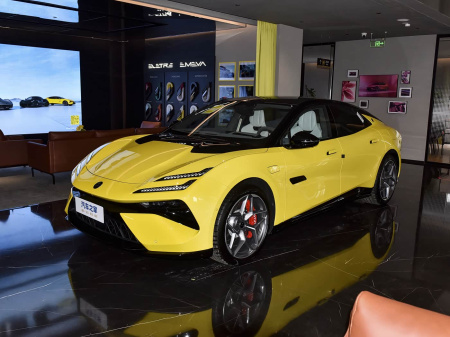 Lotus Emeya 2025 900 Performance Edition