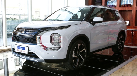 Mitsubishi Outlander Respect 1.5T CVT 7 Seat