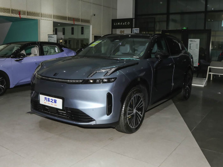 Lynk & Co 08 EM-P 2025 Halo model with 120km long range