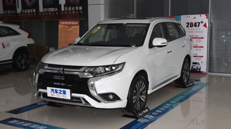 Mitsubishi Outlander Supreme 2.4L AWD 7 Seat