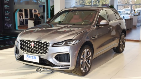 Jaguar F-Pace  P250