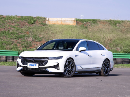 Voyah Zhuiguang Flagship PHEV