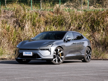 Polestar 4 Long Range AWD