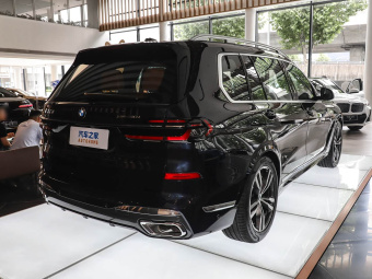 BMW X7 2026 xDrive40i Luxury M Sport 6-Seat