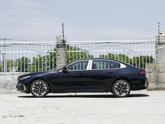 BMW 5 Series 2026 Restyled 530Li Premium Luxury