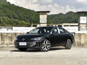 VW Passat 2027 Pro 300TSI Comfort Edition