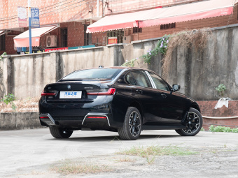 BMW i3e eDrive 40L Night Edition