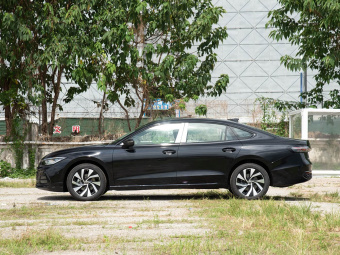 VW Passat 2026 Pro 380TSI Starry Sky Dragon Edition