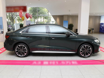 Audi A3L Limousine 2025 35TFSI Flying Spur Premium Edition + Luxury Package