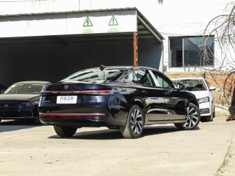 VW Passat 2026 Outstanding 280TSI Business Edition