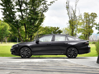VW Sagitar 2026 L 300TSI DSG Luxury