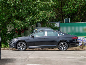VW Passat 2025 Outstanding Model 330TSI Elite Edition