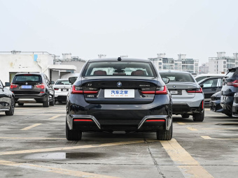 BMW i3e 2026 eDrive 40 L Restyled Night Edition