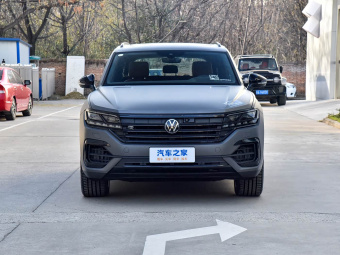 VW Touareg 2023 Model 3.0TSI Elite Volcanic Rock Paint Sport Edition