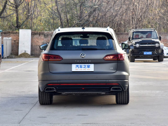 VW Touareg 2023 Model 3.0TSI Elite Volcanic Rock Paint Sport Edition