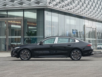 BMW 5 Series 2026 Restyled 530Li Leading M Sport