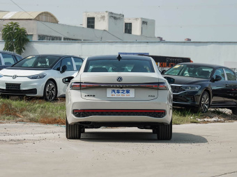 VW Passat 2025 Pro 380TSI Starry Sky Dragon Edition