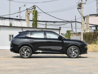 Lynk & Co 08 EM-P 2025 Model 120km Long Range Plus