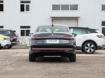 VW Passat 2026 Pro 380TSI Dragon Edition
