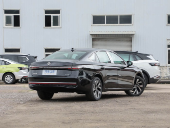 VW Passat 2026 Pro 380TSI Dragon Edition