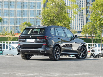 BMW X5 xDrive 30Li Exclusive M Sport Night Edition