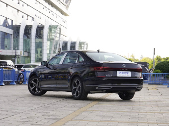 VW Passat 2025 Outstanding Model 380TSI Starry Sky Dragon Edition