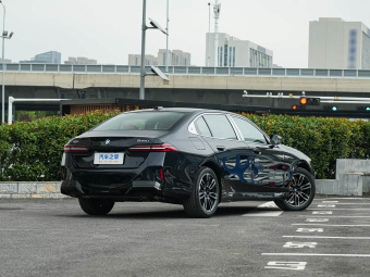 BMW 5 Series 2026 530Li Leading M Sport