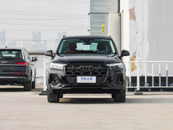 Audi Q7 2025 45 TFSI Quattro S line Black Knight Edition