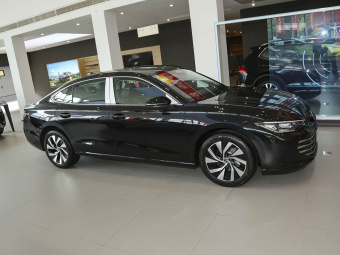 VW Passat 2025 Pro 300TSI Dragon Edition
