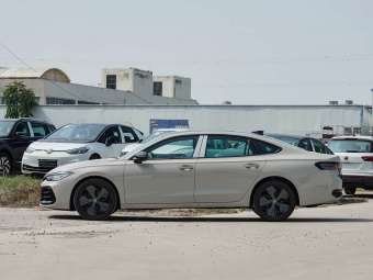 VW Passat 2025 Pro 380TSI Starry Sky Dragon Edition