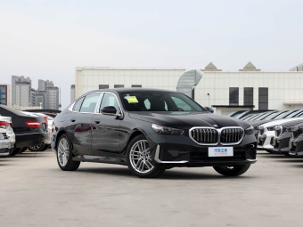 BMW 5 Series 2026 Restyled 525Li Luxury