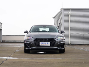 Audi A5 Sportback 2025 Classic Edition 40 TFSI quattro Luxury Dynamic