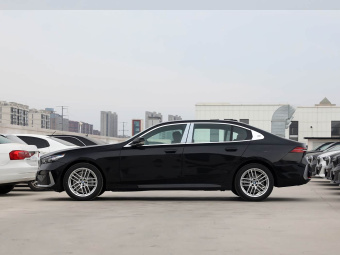 BMW 5 Series 2026 Restyled 525Li Luxury