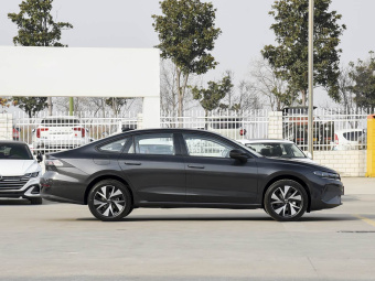 VW Sagitar 2026 L 300TSI DSG Fashion