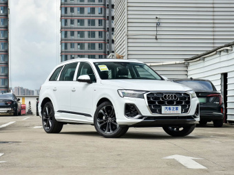 Audi Q7 2025 55 TFSI Quattro S line Sport
