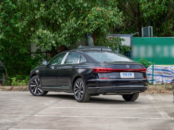 VW Passat 2025 Outstanding Model 330TSI Elite Edition