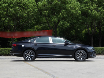 VW Passat 2025 Outstanding Model 380TSI Dragon Edition