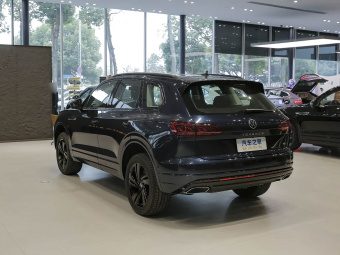VW Touareg 2023 3.0TSI Premium Edition Obsidian Black Sport Package