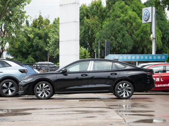 VW Passat 2025 Pro 380TSI Starry Dragon Edition