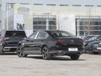 VW Magotan 2025 Facelifted All-People Edition 330TSI DSG Luxury