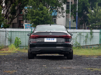 VW Passat 2026 Outstanding Model 380TSI Dragon Edition