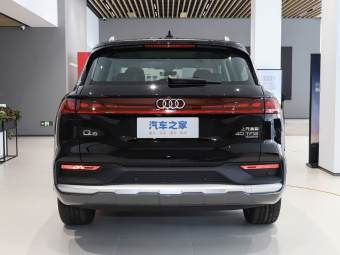 Audi Q6 2025 40 TFSI Quattro Commemorative Edition Feather Package 7-seater