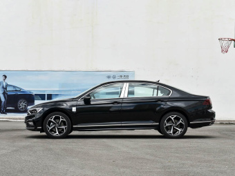 VW Magotan 2025 Facelifted II Popular Enjoyment Edition 330TSI DSG Luxury