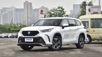 Toyota Crown Kluger Hybrid Progressive 2.5L HEV 2WD