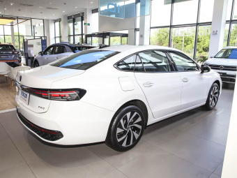 VW Passat 2025 Pro 380TSI Dragon Edition