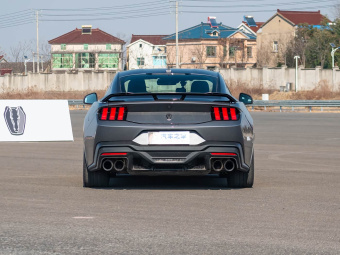 Ford Mustang 2024 5.0L V8 Dark Horse